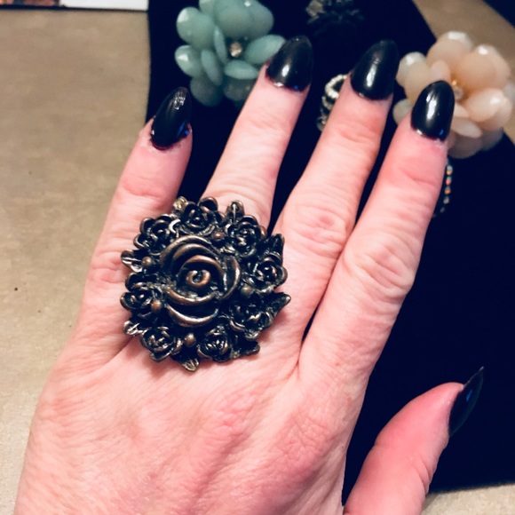 Beautiful Stretch Rings - Picture 3 of 7